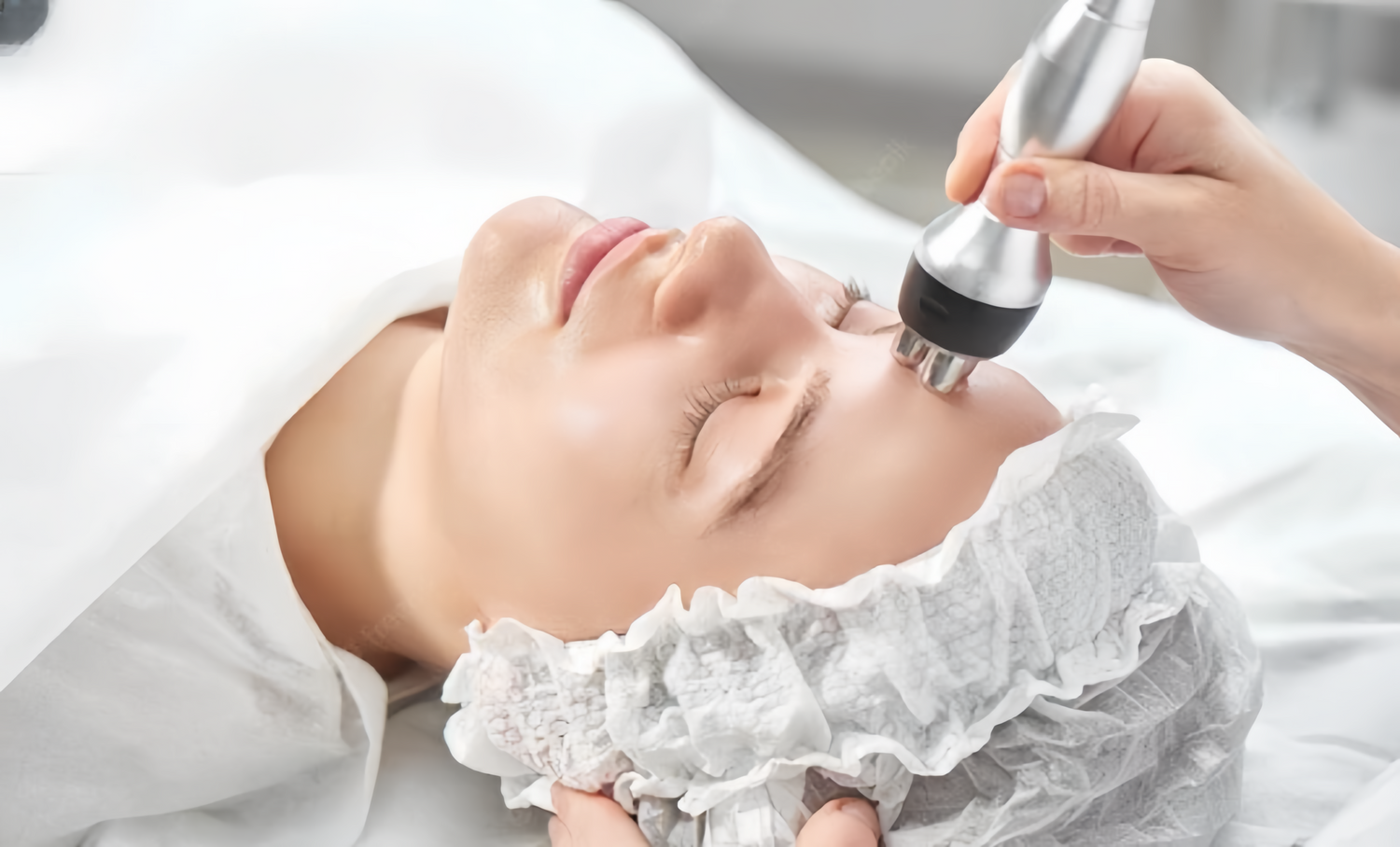 At-Home vs. Professional Skin Tightening: Finding the Right Solution for You