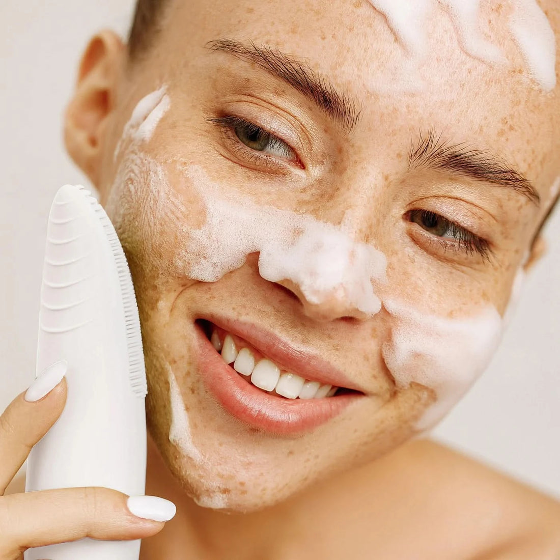 EMI Facial Massaging &amp; Cleansing Brush